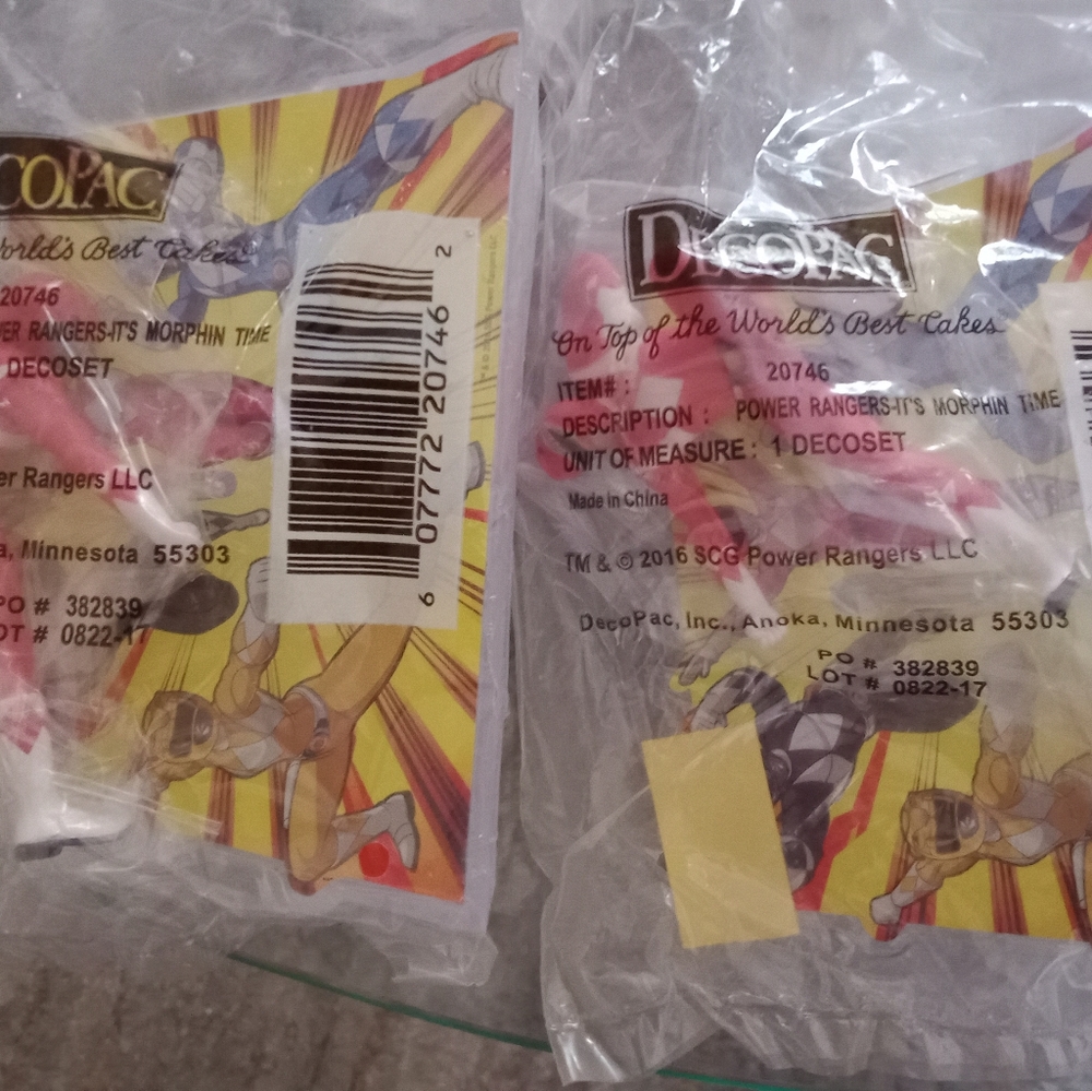 DecoPac Red Power Rangers Sealed Cake Toppers!!